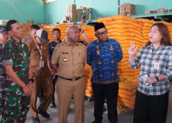 Sinergi Jelang Lebaran, Pangdam Kasuari Dampingi Gubernur Turun Langsung Pantau Arus Mudik dan Stabilitas Sembako di Papua Barat
