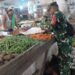 Pastikan Stabilitas Harga Pangan dan Dukung Ekonomi Rakyat, Babinsa Koramil 06/Trs Sambangi Pasar Gudang