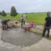 Masih Suasana Lebaran, Babinsa Koramil 21/Madat Gotong Royong Bersama Warga