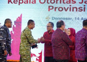 Perkuat Sinergi, Kapoksahli Pangdam IX/Udayana Hadiri Pengukuhan Kepala OJK Provinsi Bali