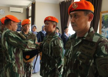 Komandan Divisi Parako Pasgat Pimpin Serah Terima Jabatan Aspers Divisi Parako Pasgat