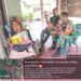 Babinsa Patumbak-ll sembari komsos jenguk Mitra karip yang sedang sakit di rumah kediamannya