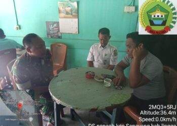 Melalui Komsos, Babinsa Desa Penaah Ajak Warga Tolak Pembakaran Lahan Demi Masa Depan Bangsa