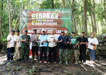 TNI Tanam 5.000 Pohon di Trenggalek, Aksi Nyata Menuju Net Zero Carbon 2045