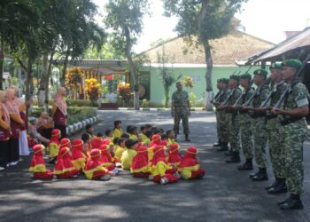 TNI Kenalkan Dunia Militer ke Anak-Anak, Edukasi Kebangsaan Sejak Dini di Trenggalek