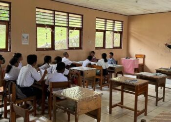 Yonarmed 12 Kostrad Bangun Masa Depan Siswa Laktutus Lewat Edukasi Bahasa Inggris