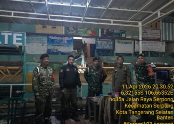 Patroli Malam Hari, Babinsa Bersinergi Bersama Komdok Jaga Kamtibmas