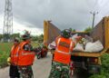 Tumbuhkan Kepedulian Masyarakat ,Satgas Sampah Koramil 07/Kresek Kembali Aksi Bersih-bersih Sampah