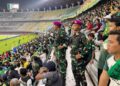 Prajurit Yonkapa 2 Marinir Amankan Laga Persebaya vs Madura United Di GBT