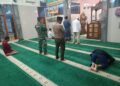 ‎Babinsa Koramil 0201-03/ MD Laksanakan Kegiatan Sholat Subuh Berjamaah