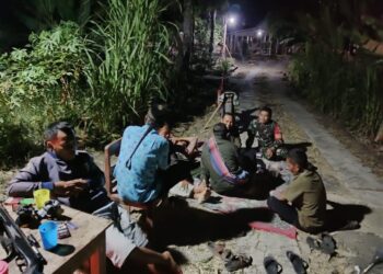 Babinsa Turun Malam, Hadirkan Rasa Aman di Desa Krobokan