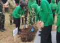 Langkah Nyata Mendukung Pelestarian Lingkungan,Persit KCK Koorcab Rem 052/PD Jaya Laksanakan Penanaman Pohon