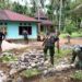 Memasuki Hari Ke-2,Satgas TMMD 128 Kodim 0308/Prm Lanjutkan Rehab RTLH Pak Kundur