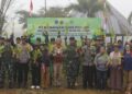 Peringati Hari Bumi, Satgas Pamtas Yonarhanud 2 Kostrad Tanam 1.000 Pohon Bersama Masyarakat Perbatasan