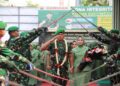 Prajurit Petarung Gelar Tradisi Korps Pedang Pora Penyambutan dan Pelepasan Komandan Kodim 0201/Medan