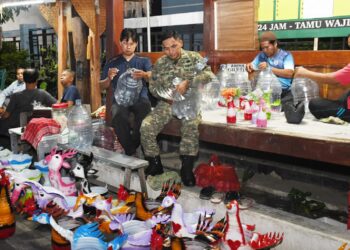 Kreativitas Prajurit TNI, Sertu Nurdin Sulap Galon dan Botol Bekas Jadi Barang Bernilai Ekonomis