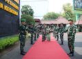 Prajurit Petarung Gelar Tradisi Korps Pedang Pora Penyambutan dan Pelepasan Komandan Kodim 0201/Medan