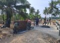 Kayu Usang Disulap TNI Menjadi Jembatan Kokoh,Menjawab Kebutuhan Warga Pasar Rawa akan Akses Lebih Layak