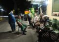 Patroli Malam Babinsa dan Warga Duren Sawit Perkuat Keamanan Cegah Tawuran Remaja
