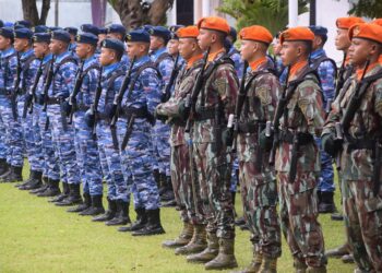 Prajurit Brigade Parako 3 Pasgat Turut Serta Memeriahkan Upacara HUT KE-80 TNI AU di Lanud Silas Papare