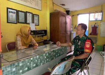 Demi Menjaga Keamanan Wilayah Babinsa Kepatihan Wetan Aktif Berpatroli Dan Sambangi Sekolahan Di Wilayah Binaan