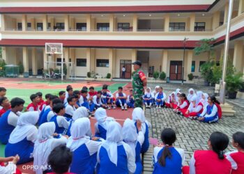 Babinsa Jebres Berikan Penguatan Karakter Siswa SMPN 16 Kota Surakarta, Ini Tujuannya