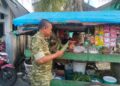 Ukur Capaian Hanpangan, Babinsa di Susoh Dialog Humanis dengan Pedagang Sayur Keliling