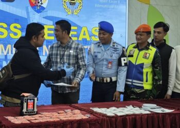 Personel Yon Arhanud 11 Pasgat Gagalkan Penyelundupan Sabu dan Ekstasi di Bandara SSK II Pekanbaru