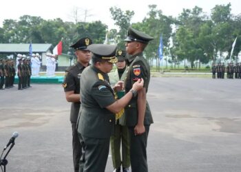 Kasdam IV/Diponegoro Pimpin Upacara Penutupan Dikmata Infanteri TNI AD Gelombang I TA 2026