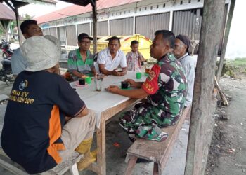 Babinsa Sertu Boangmanalu Turun Langsung Dengarkan Aspirasi Warga Soal Koperasi Desa