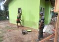 TNI Polri ‘Meyerbu’ Desa Pasar Rawa,Komitmen Wujudkan Kesejahteraan Masyarakat Melalui Rehab RTLH