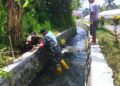 Sinergi Babinsa Dan Warga Desa Semen, Jaga Lingkungan Dan Ketersediaan Air Bersih