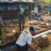 Bangun Fasilitas MCK, Babinsa Desa Binangun Gotong Royong Bantu Warga Demi Tingkatkan Sanitasi Lingkungan