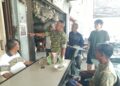 Babinsa Koramil 03/Dewantara Sosialisasi Rekrutmen TNI AD di Warung Kopi