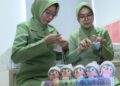 *Kerajinan Rajut Jadi Pengisi Waktu Dokter Zuhria Novianty