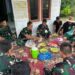 Makan Bersama, Satgas TMMD Bangun Kedekatan dengan Warga