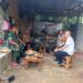 Babinsa Koramil 14/Panongan Jalin Komsos Bersama Warga Dengan Suasana Akrab dan Santai