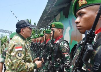 Tinjau Pembangunan Yonif TP 916/Bara Sakti, Menhan Tekankan Profesionalisme dan Kedekatan Prajurit dengan Rakyat