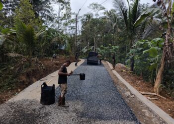Aspal Baru TMMD Hadirkan Harapan dan Senyum Warga Desa Krangean