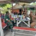 Babinsa Kelurahan Mabar Laksanakan Anjangsana Bersama Aparatur Kelurahan Cek Kesiapan Poskamling