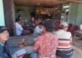 Babinsa, Polisi, dan Kades Kompak Turun ke Warung Kopi, Serap Keluhan Warga Lau Lebah