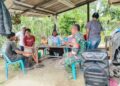 Duduk di Pondok Sederhana, Babinsa dan Kades Tualang Dengarkan Langsung Curhat Warga