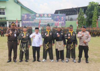 Pangdam XX/Tuanku Imam Bonjol Kukuhkan Pencak Silat Militer Wilayah Korem 042/Gapu