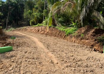 Jalan Menghubungkan Dua Wilayah Rampung Dibuat Satgas TMMD 128 ,Warga Ucapkan Terimakasih kepada TNI