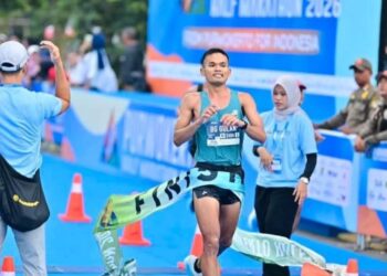 Prajurit Yonif 323 Kostrad Raih Juara 2 Purwokerto Half Marathon 2026