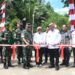 Wujud Nyata “TNI AD Hadir untuk Rakyat”, Pangdam XIII/Merdeka Resmikan Jembatan Garuda di Desa Ulapato B