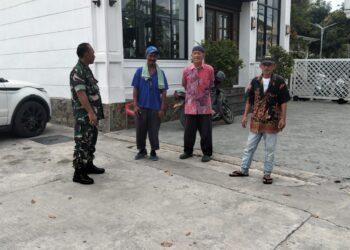 Babinsa Lakukan Komsos dengan Petugas Parkir dan Warga Binaan Guna Menjalin Keakraban