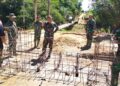 Akselerasi Pembangunan Daerah, Danrem 121/Abw Didampingi Dandim 1209/Bengkayang Tinjau Langsung Pembangunan Jembatan Garuda
