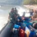 Prajurit Marinir TNI AL Sigap Evakuasi Korban Laka Laut di Pelawangan Puger Jember