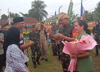 Penutupan TMMD 128 Langkat,Pangdam I/BB Bersama Forkopimda Disambut Tarian Melayu
